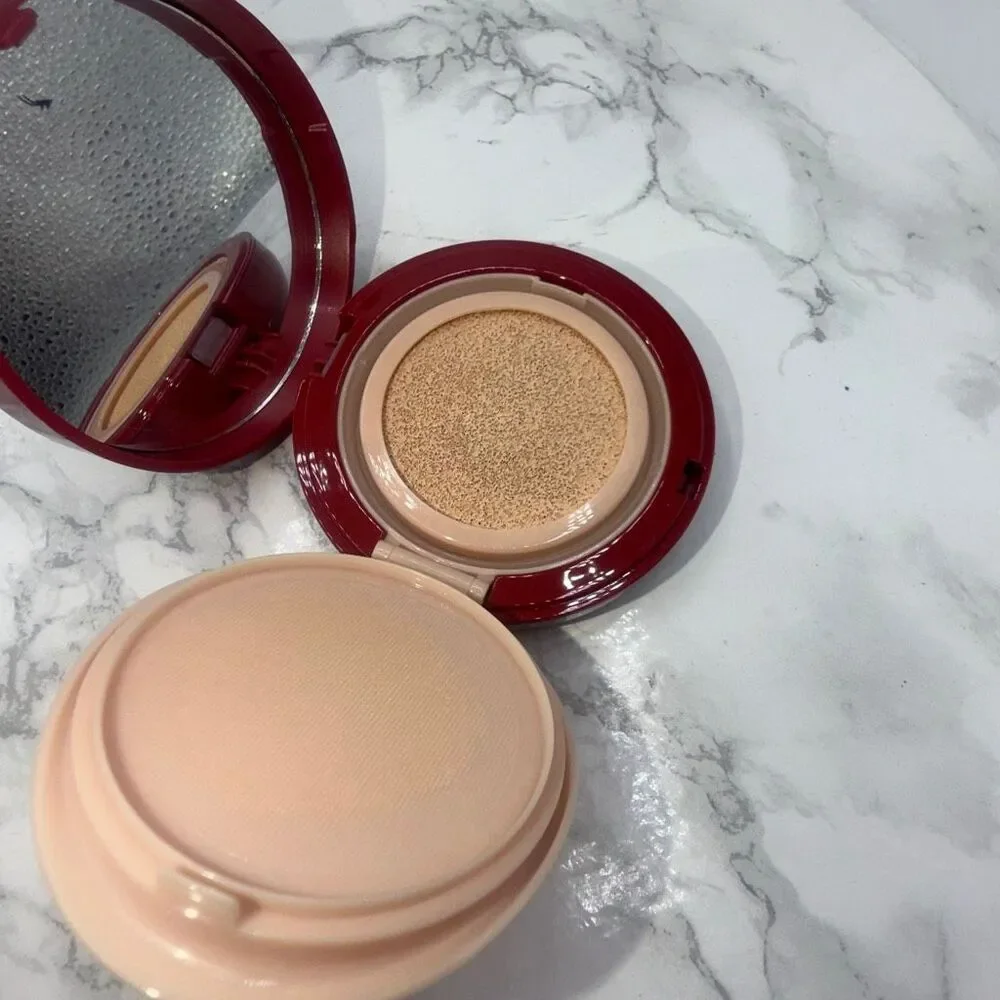 GUCCI Cushion De Beaute Foundation, SPF 20, Limited Edition, 14g (2.5)